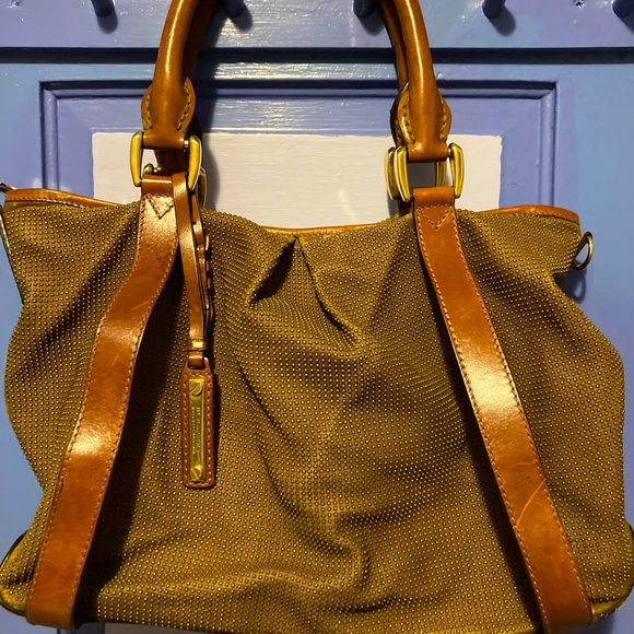 Burberry Handbags - Burberry purse